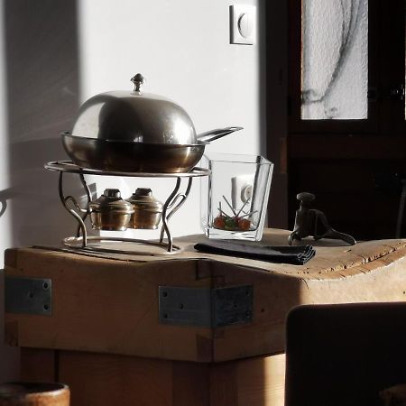 La Maison Fleur De Frangipanier Saint-Genix-sur-Guiers Екстер'єр фото