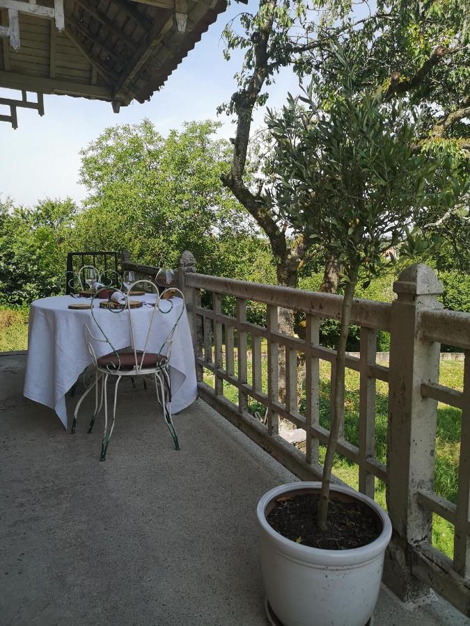 La Maison Fleur De Frangipanier Saint-Genix-sur-Guiers Екстер'єр фото