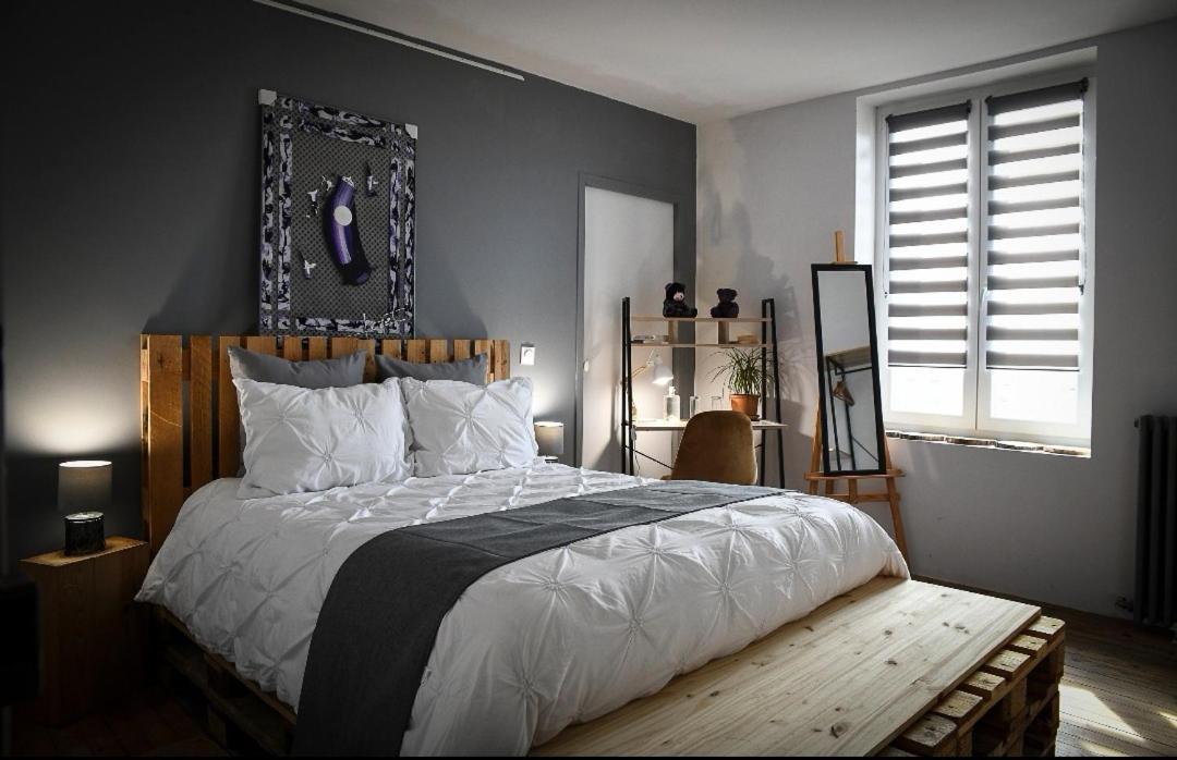 La Maison Fleur De Frangipanier Saint-Genix-sur-Guiers Номер фото